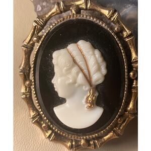 Mid-century Victorian Revival Cameo Brooch Pendant ~ Glass & Goldtone ~ Lovely